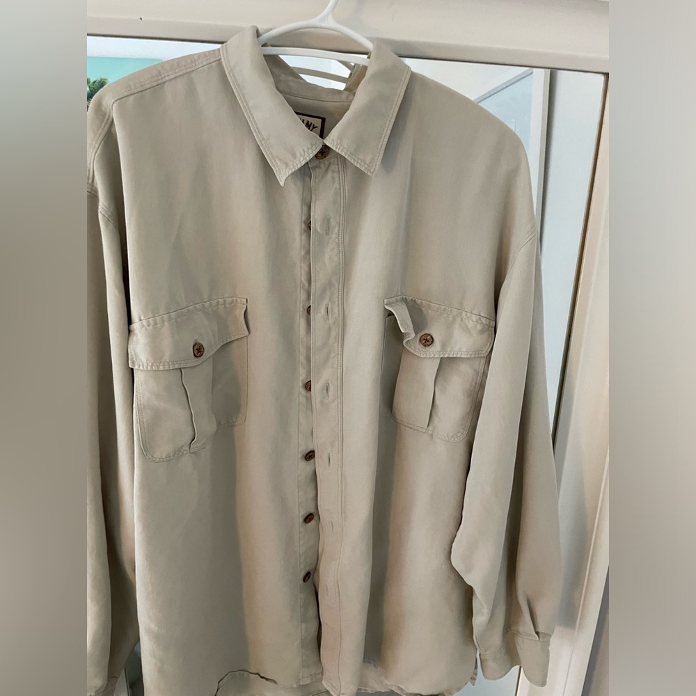 Tommy Bahama tan men’s shirt